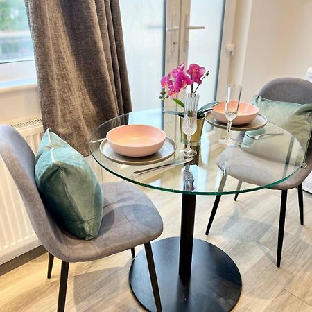 Lovely & Stylish 2 Bed Flat Close To Heathrow Yiewsley 外观 照片