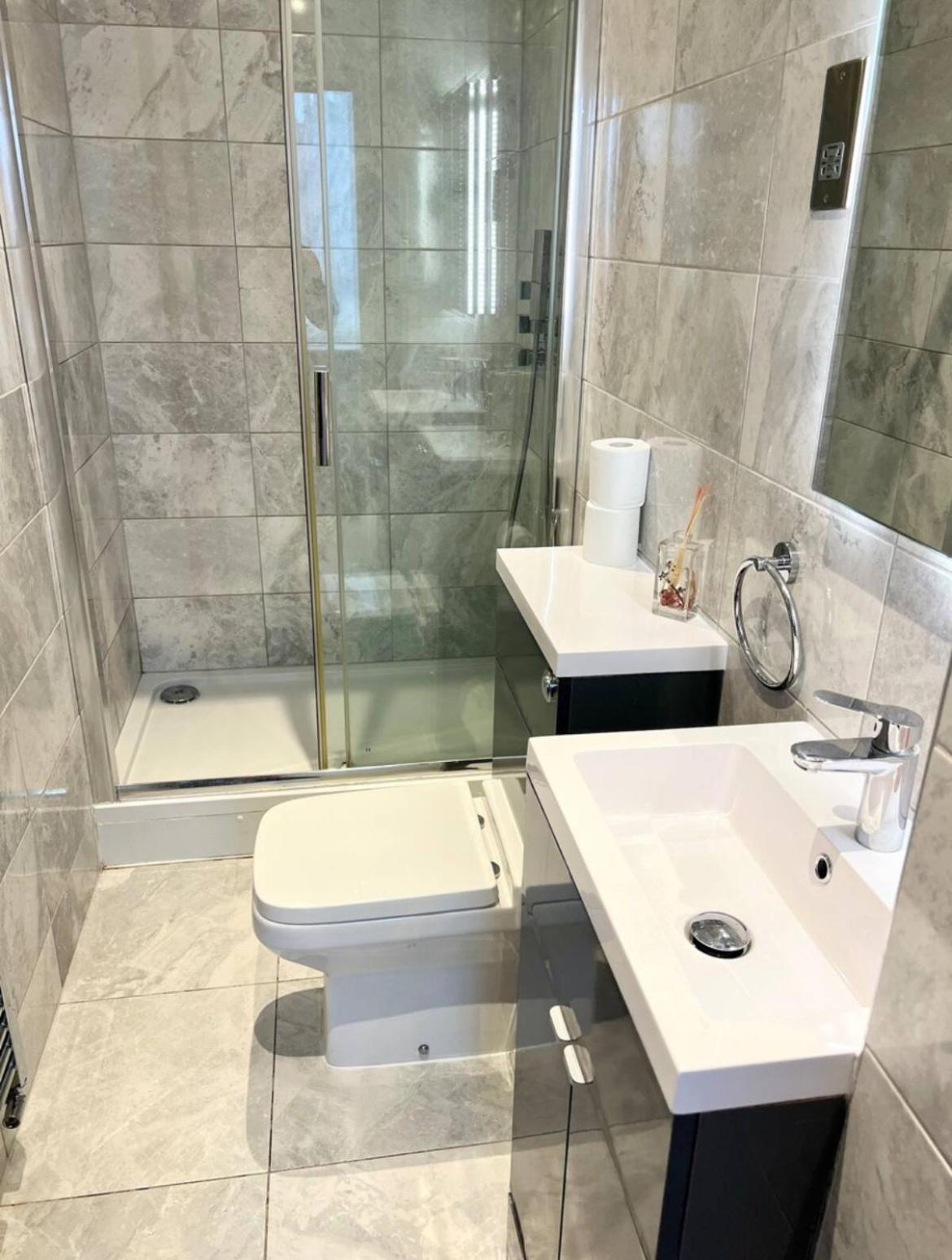 Lovely & Stylish 2 Bed Flat Close To Heathrow Yiewsley 外观 照片